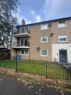 2 bed flat to rent — Wylie Street, Hamilton, ML3