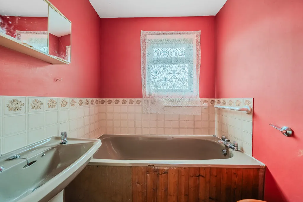Rowhurst Avenue, Addlestone, KT15, photo 9