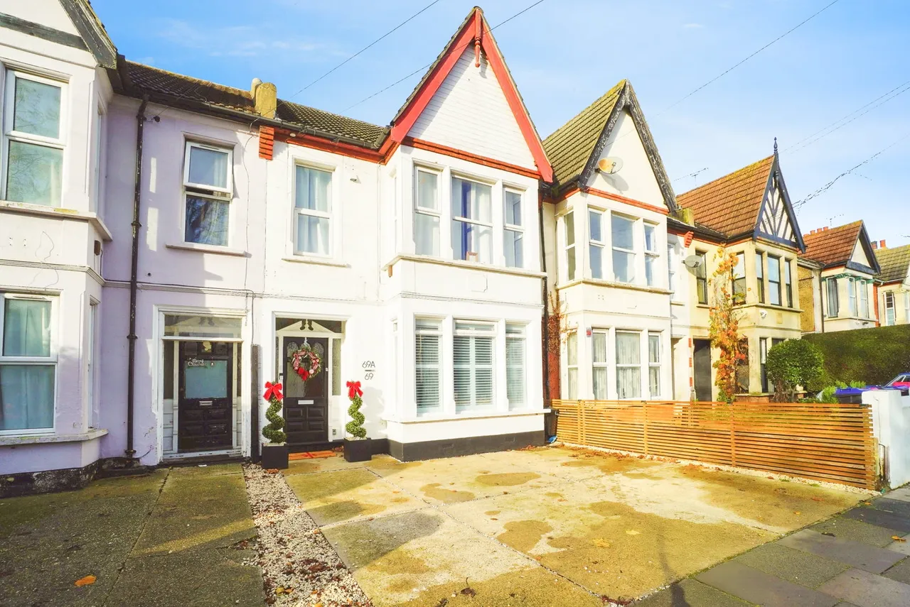 2 bed flat for sale, Valkyrie Road, Westcliff-on-sea, SS0