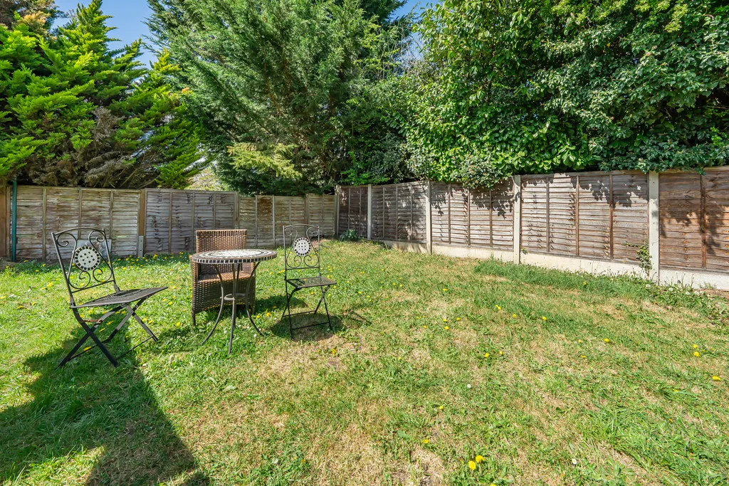 Ash Grove, Harefield, UB9, photo 4