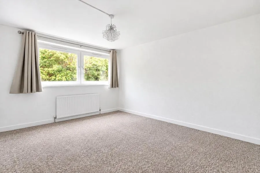 Trafalgar Drive, Walton-on-Thames, KT12, photo 6