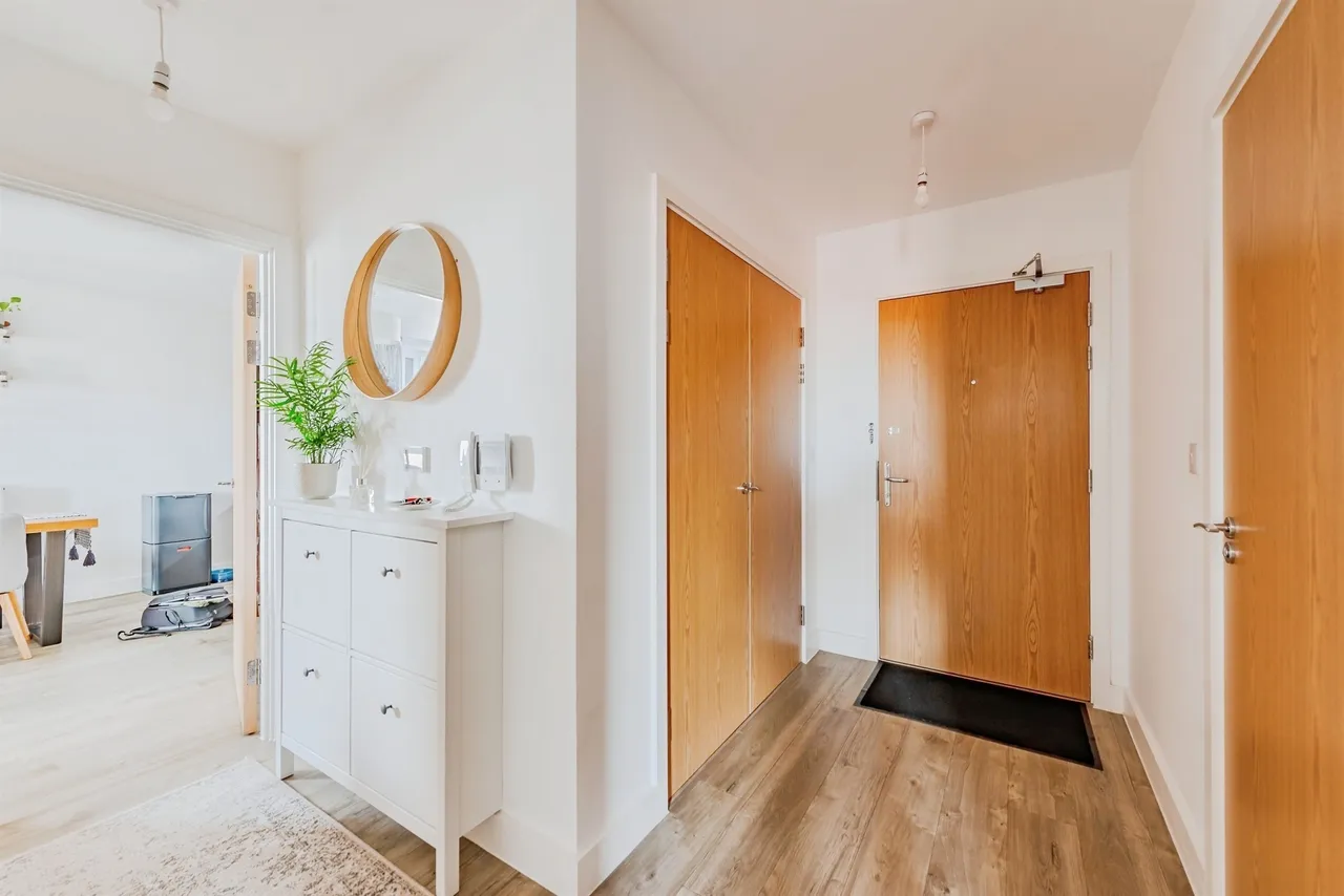 Marketfield Way, Redhill, RH1, photo 14