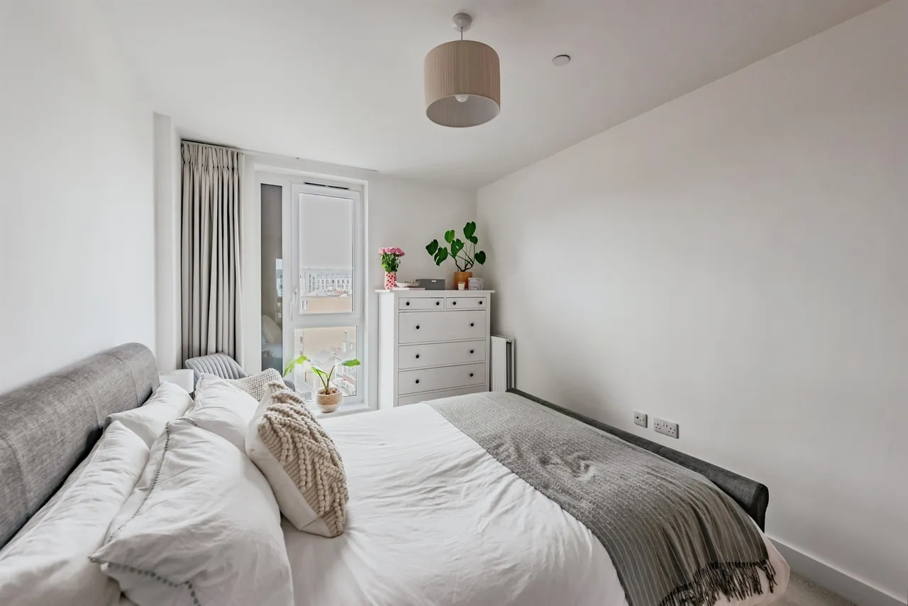 Marketfield Way, Redhill, RH1, photo 9