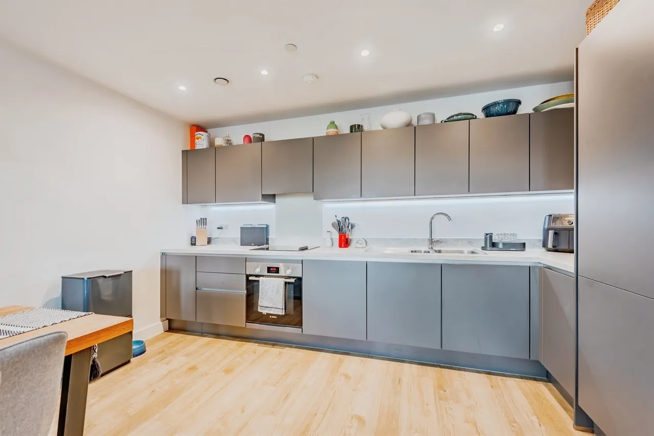 Marketfield Way, Redhill, RH1, photo 7