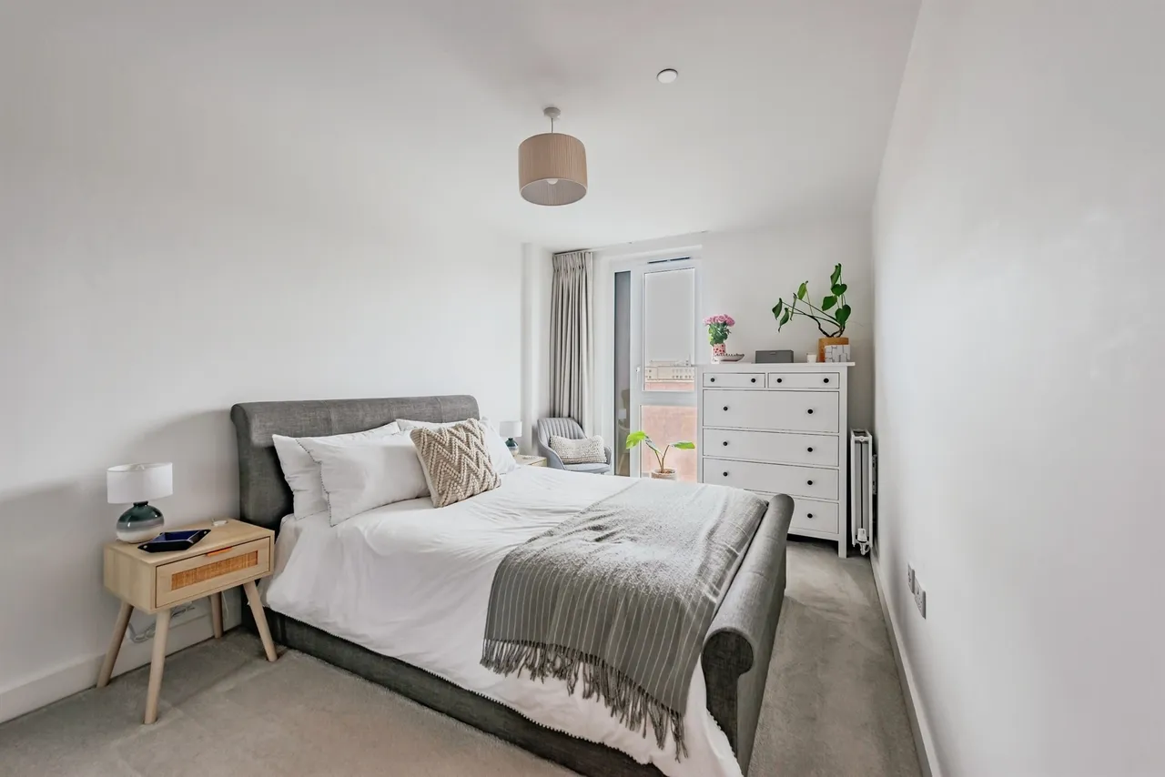 Marketfield Way, Redhill, RH1, photo 8