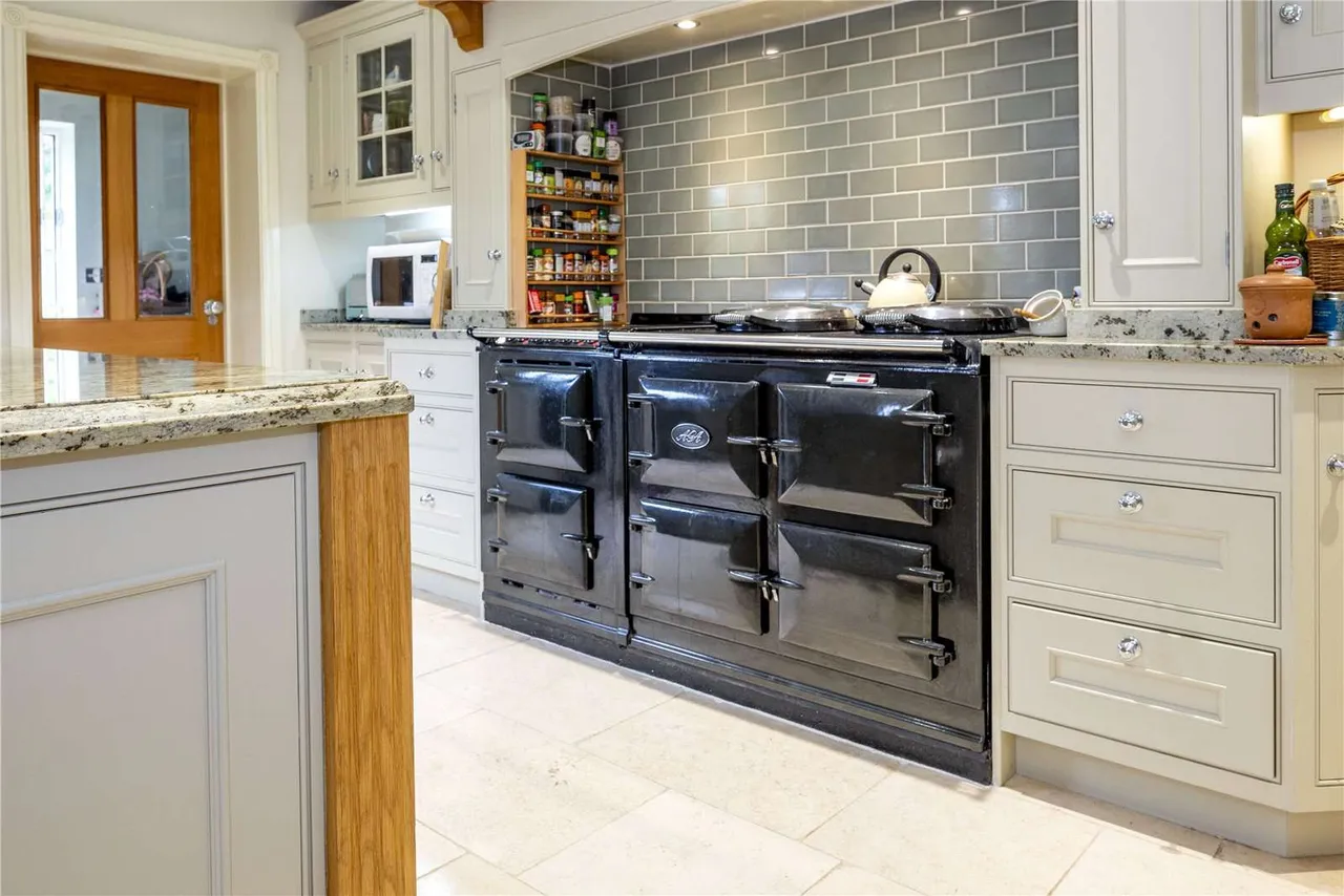 Alchester Road, Chesterton, Bicester, Oxfordshire, OX26 1UN, photo 4