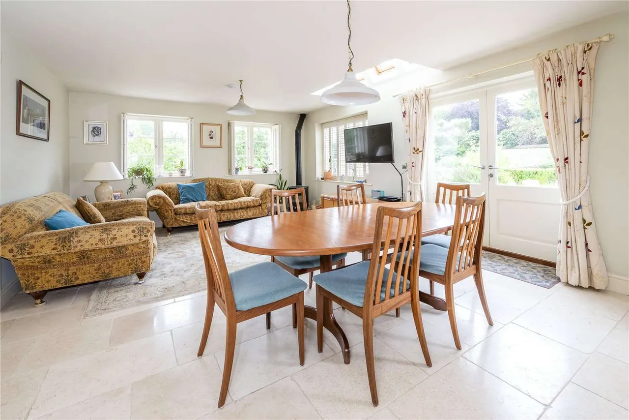Alchester Road, Chesterton, Bicester, Oxfordshire, OX26 1UN, photo 5