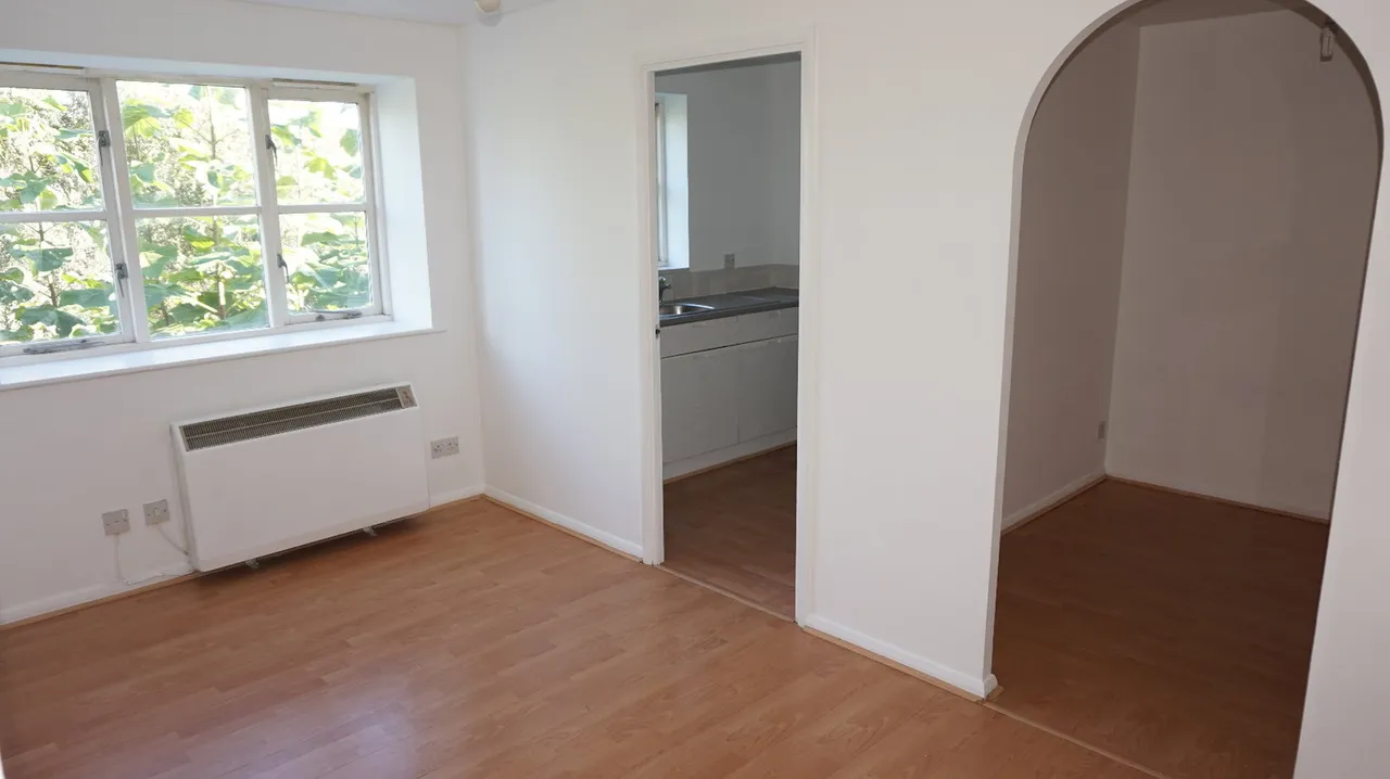 Webley Court, Sten Close, Enfield EN3, photo 4