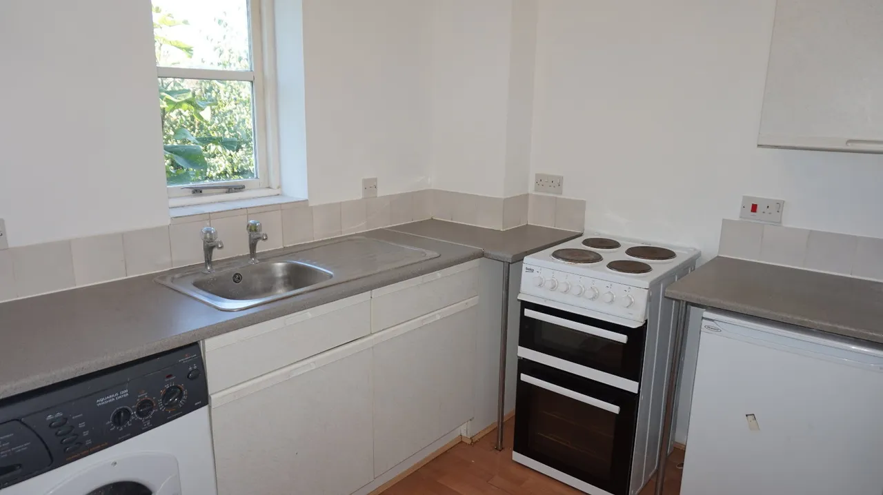 Webley Court, Sten Close, Enfield EN3, photo 5