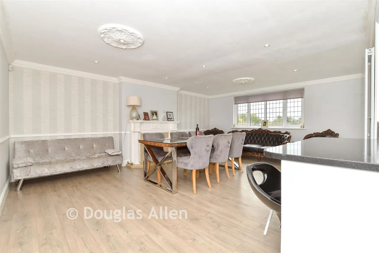 Forest Road, Ilford, IG6, photo 10