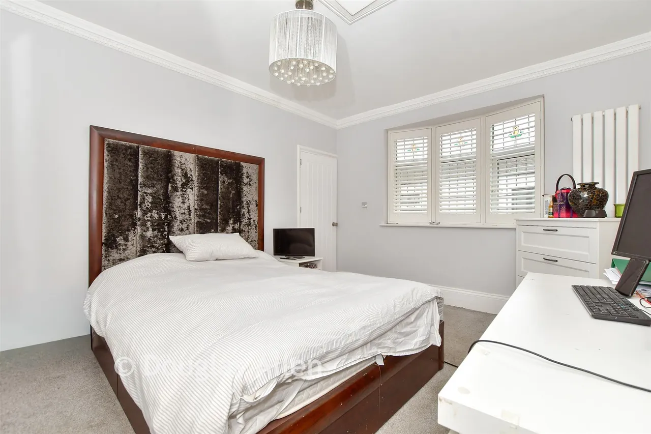 Forest Road, Ilford, IG6, photo 7