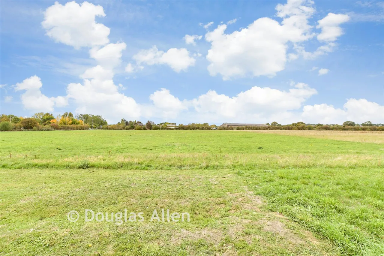 Forest Road, Ilford, IG6, photo 13