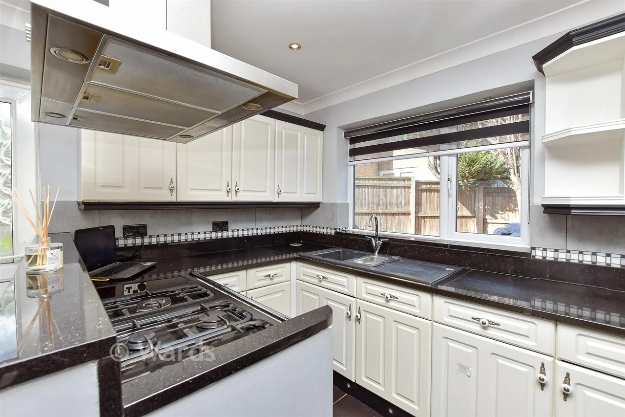 Moor Park Close, Rainham, ME8, photo 3
