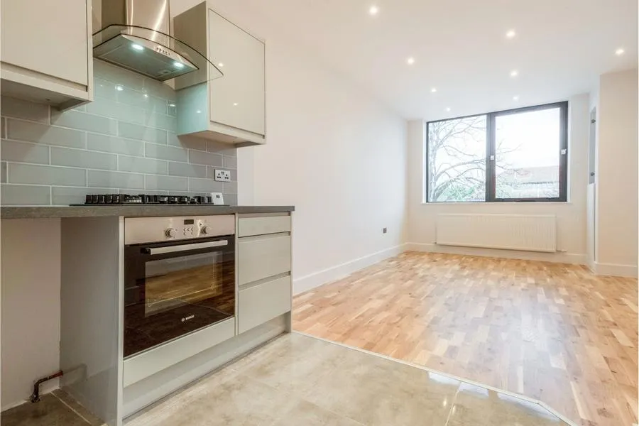 Harvest Crescent, Fleet, GU51, photo 4