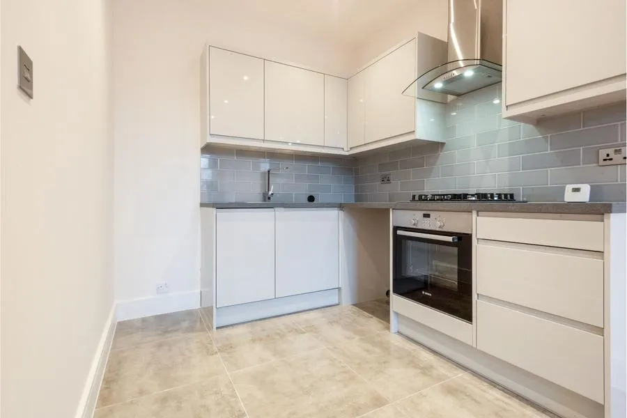 Harvest Crescent, Fleet, GU51, photo 2