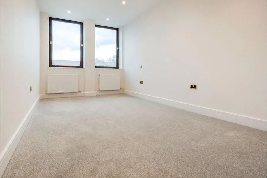 Harvest Crescent, Fleet, GU51, photo 6