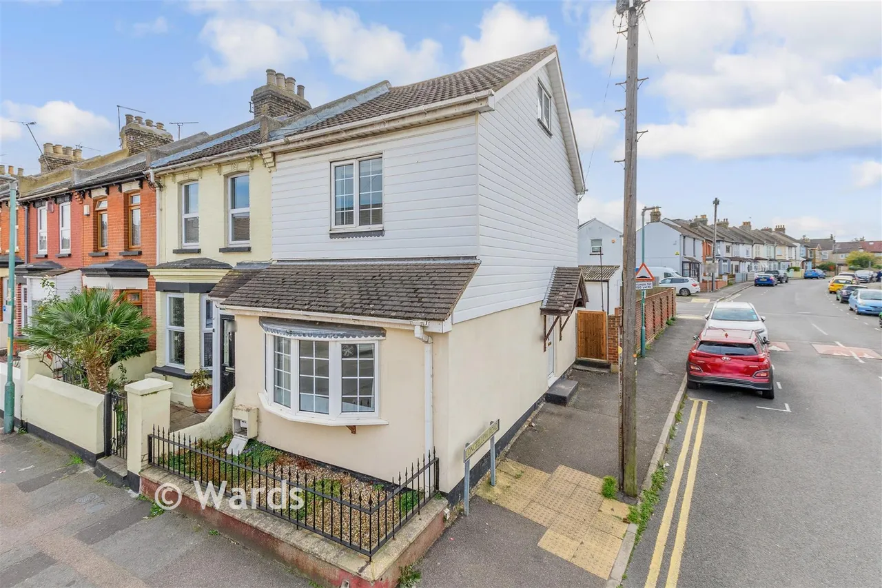 3 bed house for sale, Byron Road, Gillingham, ME7