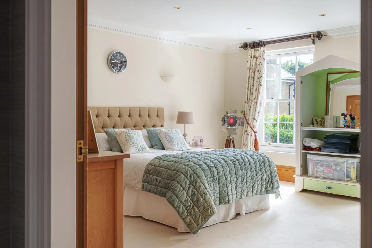 Warren Drive, Kingswood, KT20, photo 24