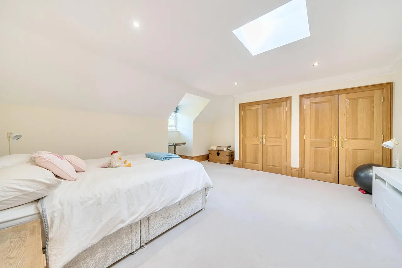 Warren Drive, Kingswood, KT20, photo 27