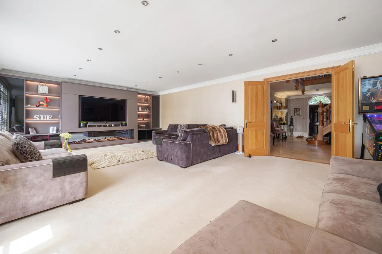 Warren Drive, Kingswood, KT20, photo 5