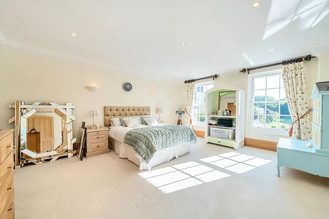 Warren Drive, Kingswood, KT20, photo 21