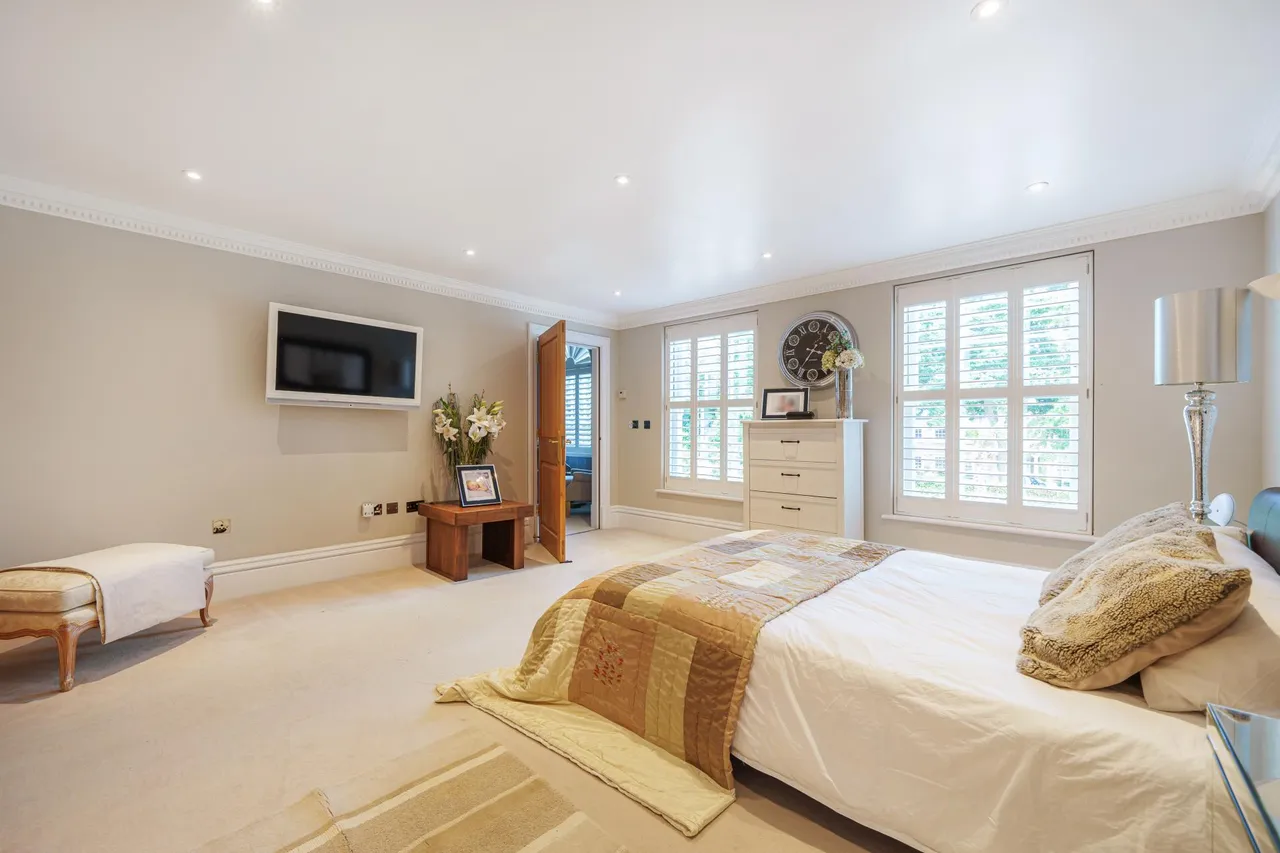 Warren Drive, Kingswood, KT20, photo 19