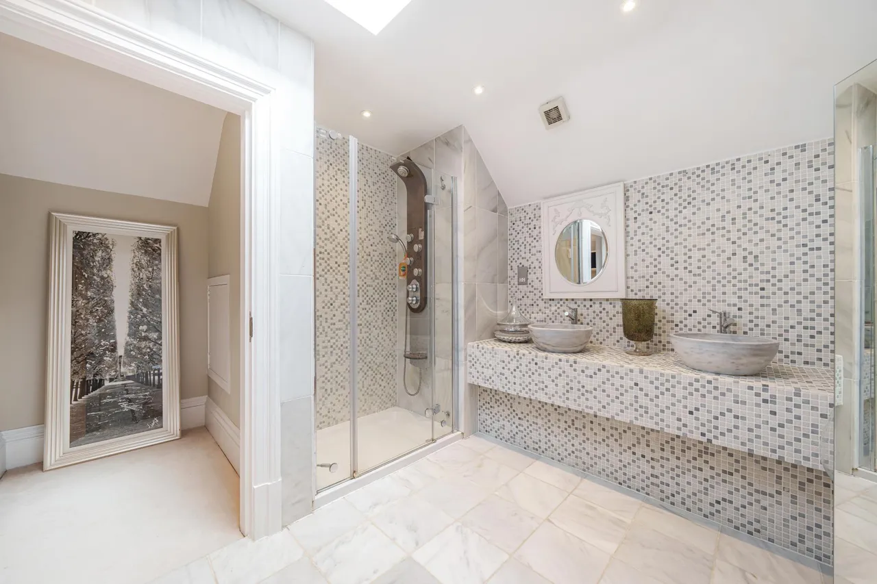 Warren Drive, Kingswood, KT20, photo 20
