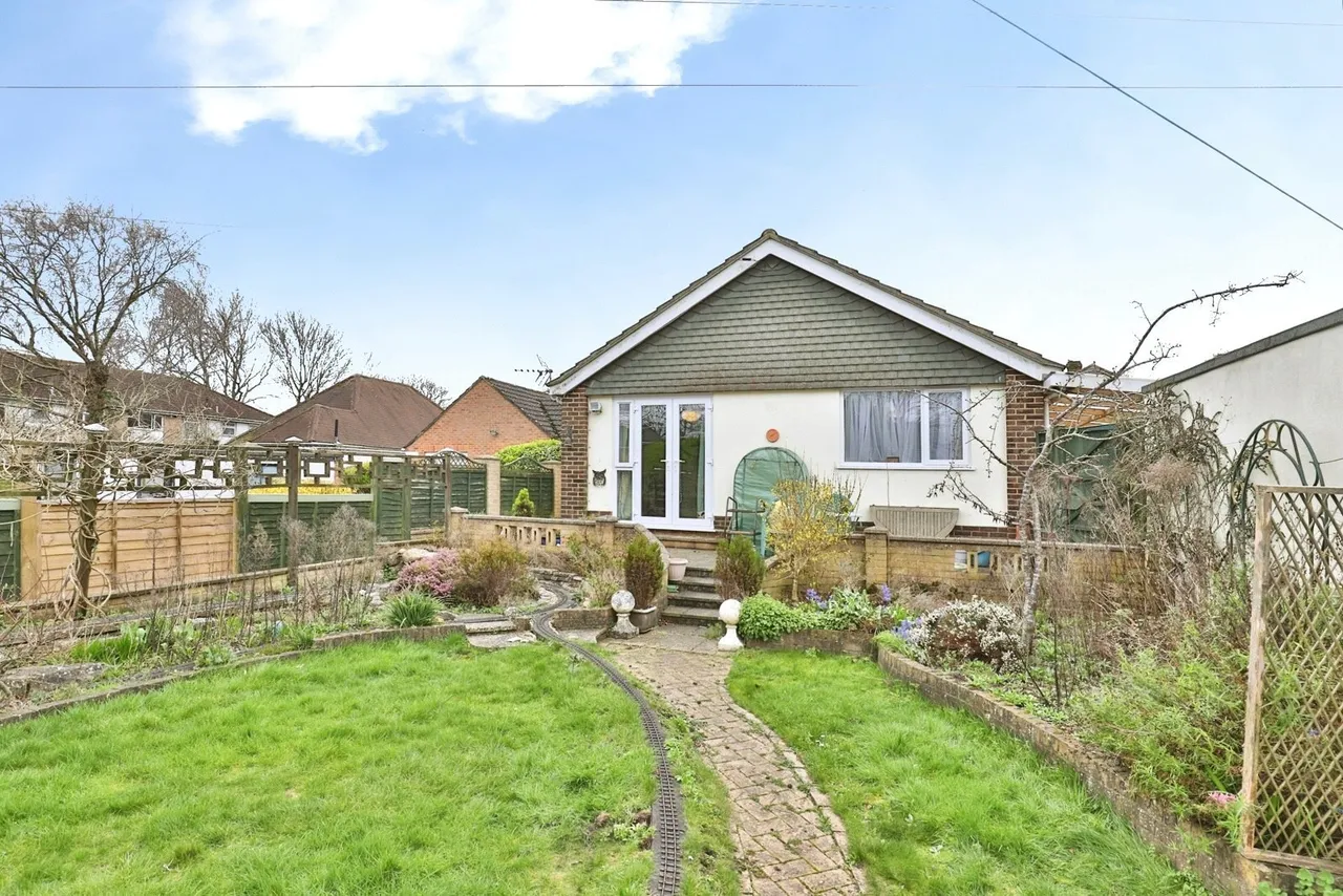 Tedder Road, East Howe, BH11, photo 2
