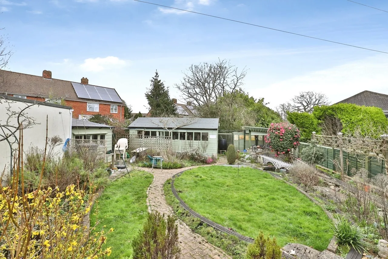 Tedder Road, East Howe, BH11, photo 23