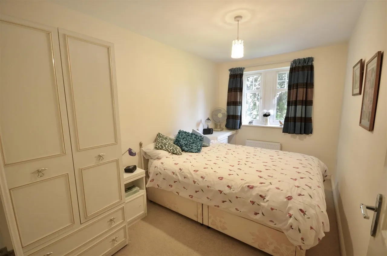 Rickmansworth Road, Watford, photo 8