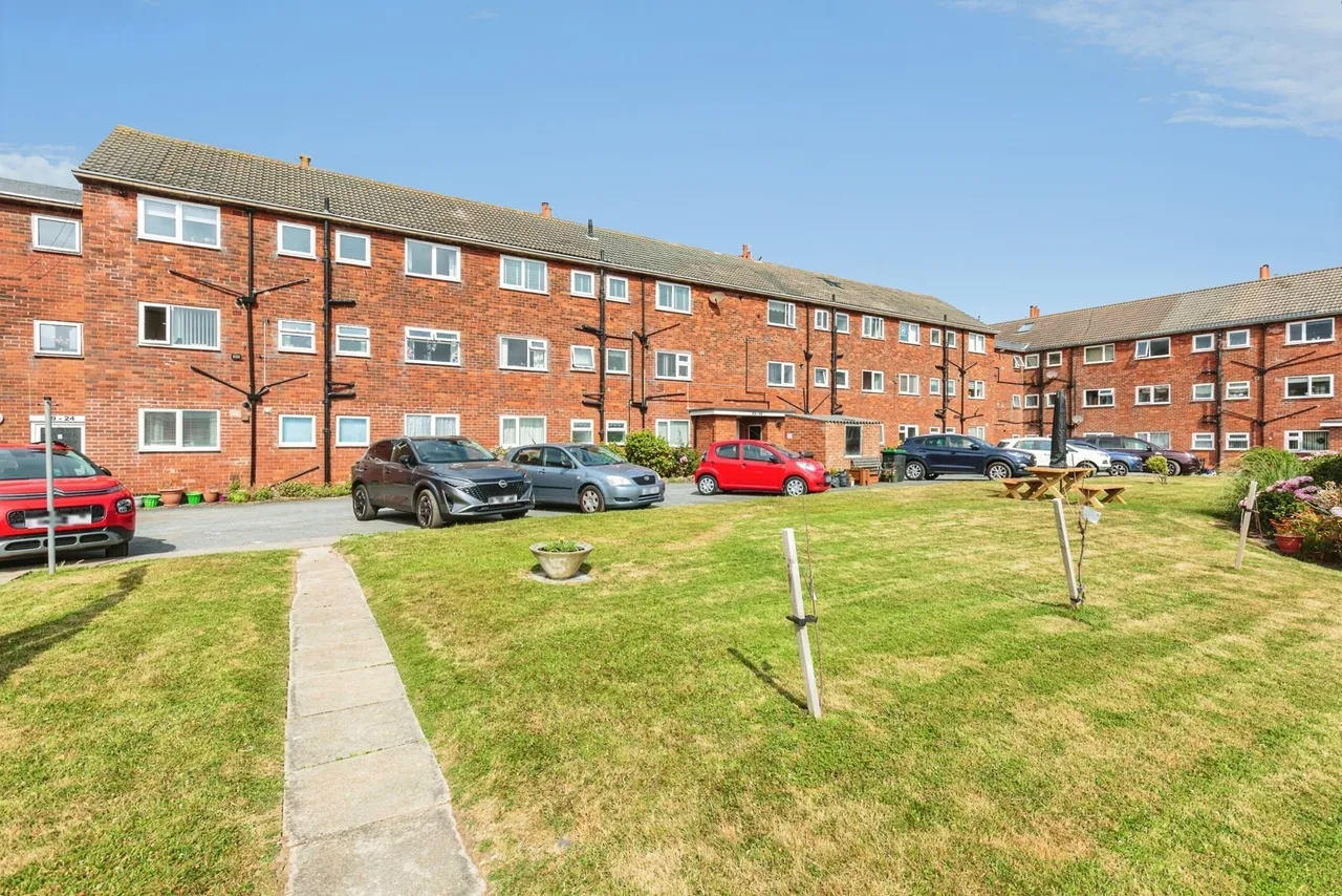 Queens Promenade, Bispham, FY2, photo 17