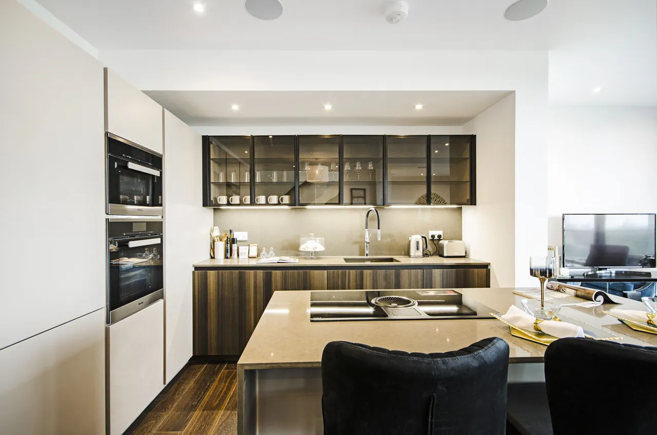Penthouse 3, Centre Heights, 137 Finchley Road, London, photo 5
