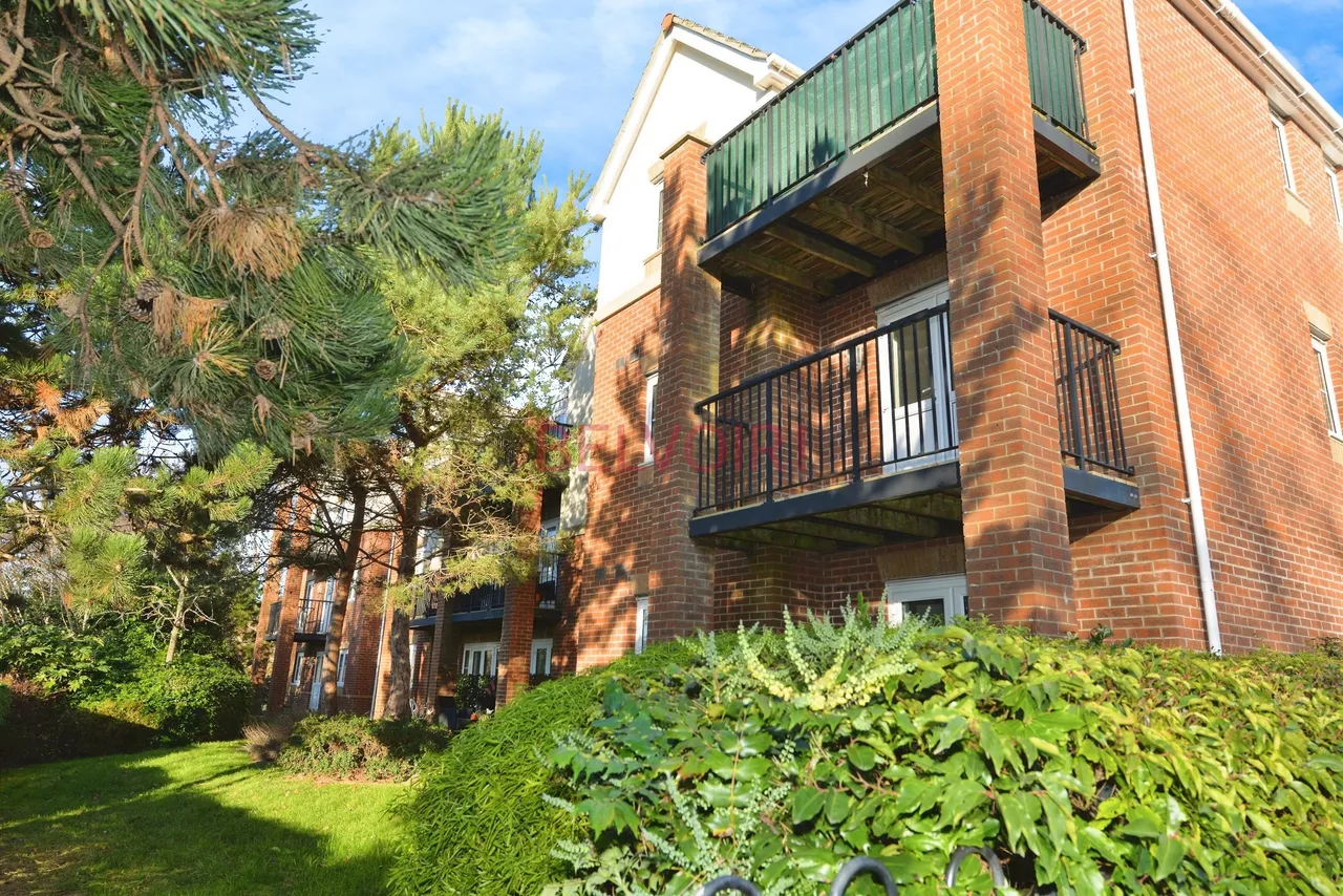2 bed flat for sale — Hiltingbury Road, Chandler's Ford, Eastleigh, SO53