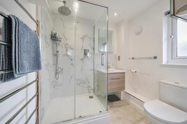Hollyfield Road, Surbiton, KT5, photo 3