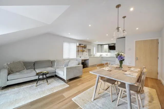 Hollyfield Road, Surbiton, KT5, photo 6
