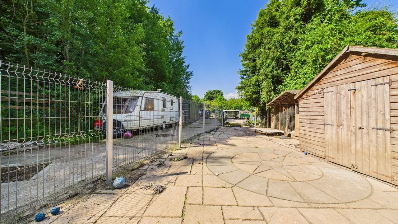Tinglebridge, Hemingfield, S73, photo 21