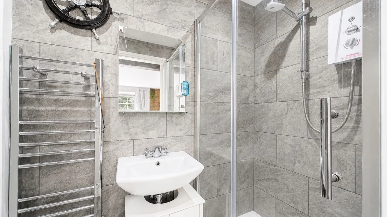 Tinglebridge, Hemingfield, S73, photo 14