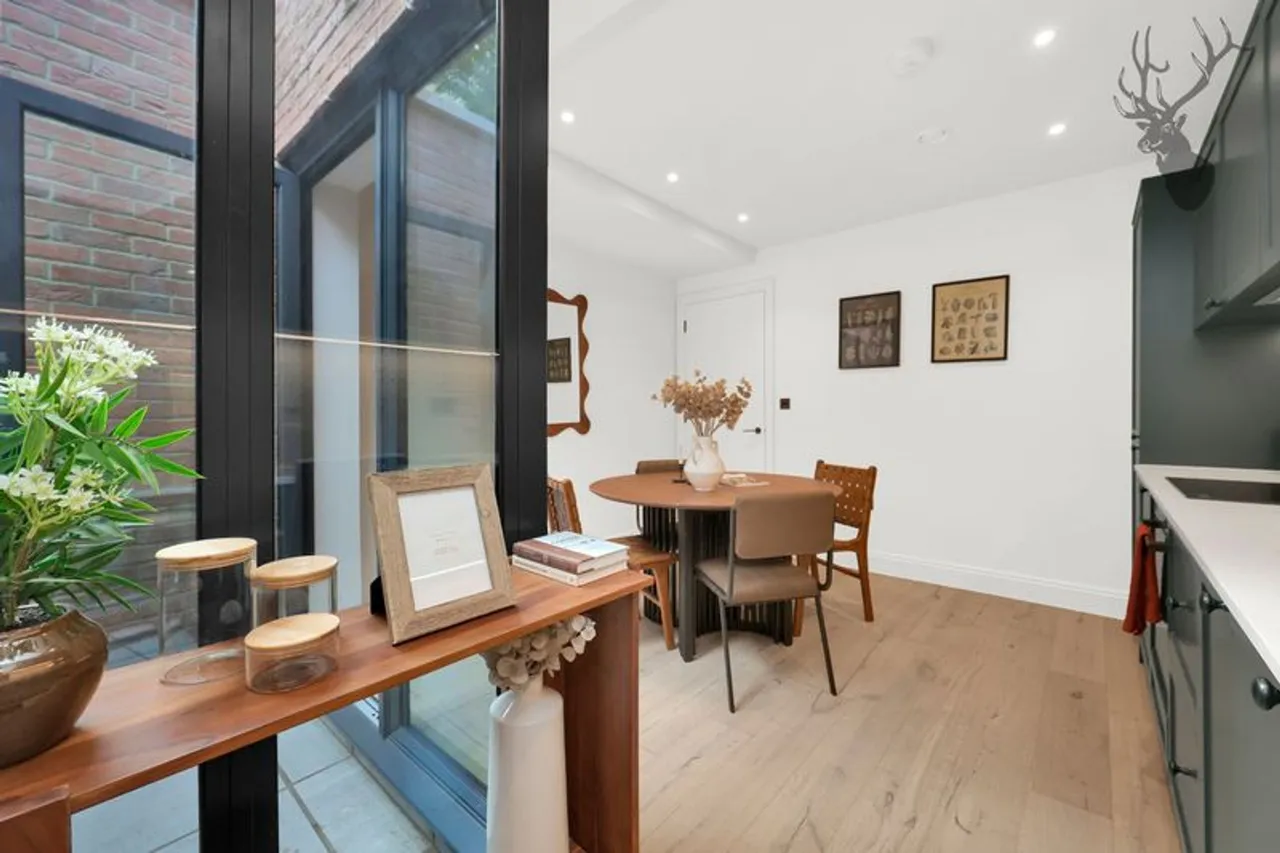 Morris Road, London, E14, photo 11