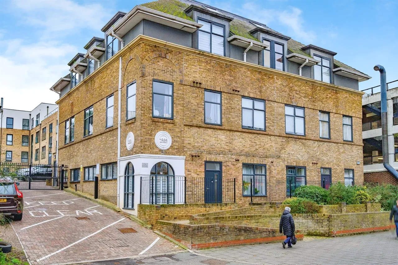 1 bed flat for sale — Marlowes, Hemel Hempstead