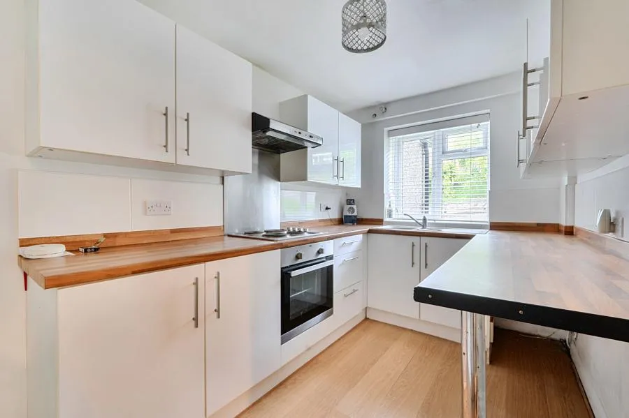 Amersham Hill, High Wycombe, HP13, photo 6