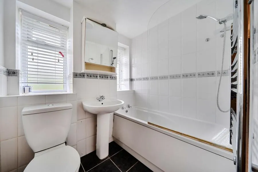 Amersham Hill, High Wycombe, HP13, photo 12