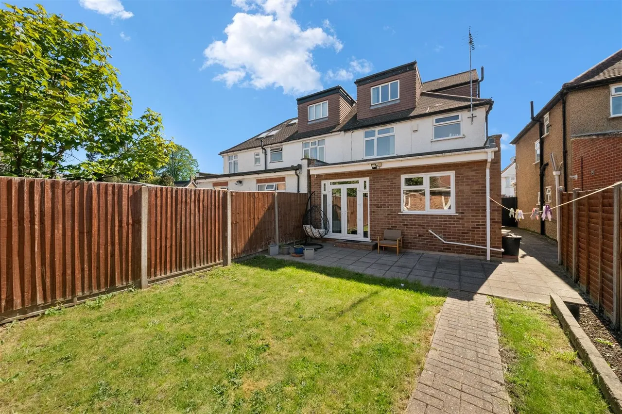 Hogarth Gardens, Hounslow, photo 20