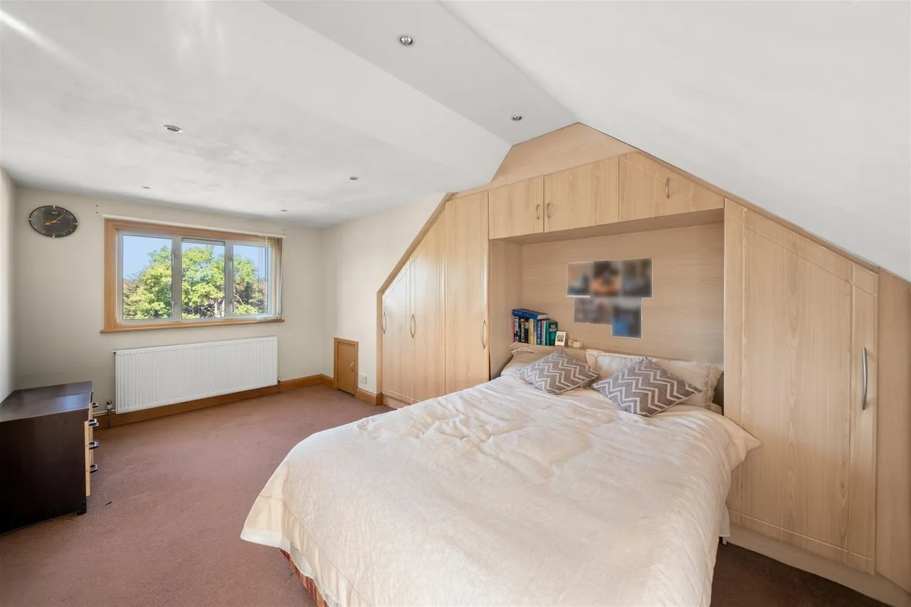 Hogarth Gardens, Hounslow, photo 16