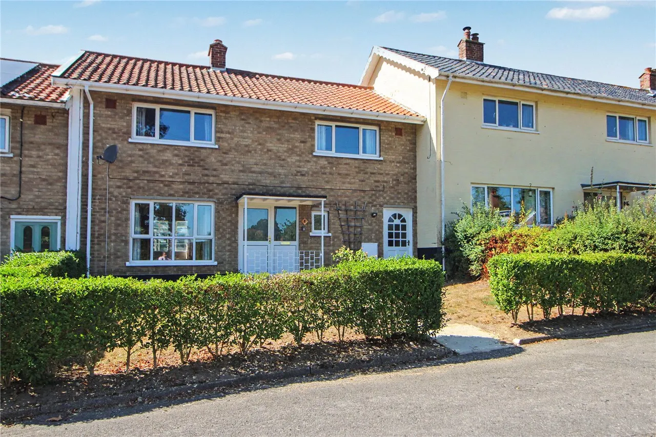 3 bed house for sale — The Woodyard Square, Woodton, Bungay, Norfolk, NR35