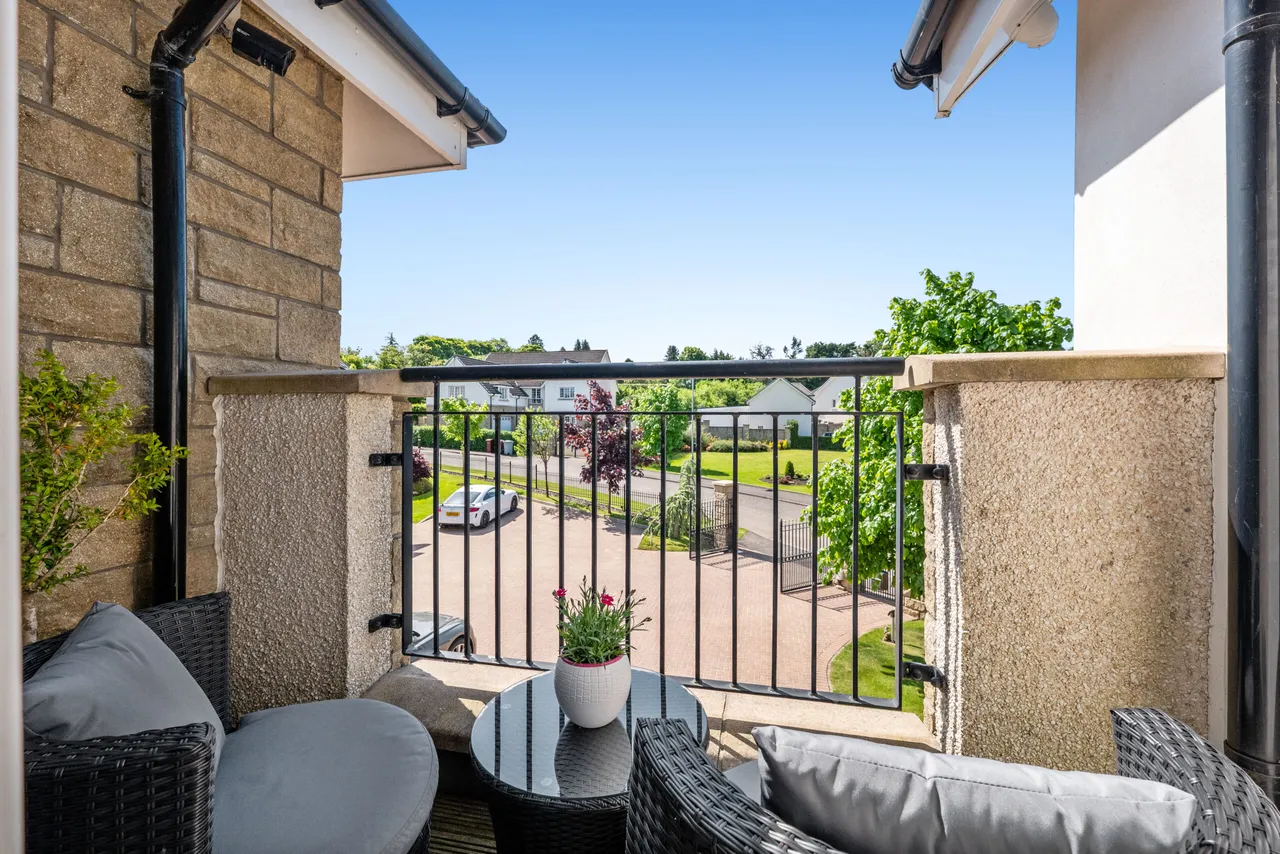 Baroness Drive, Thorntonhall, photo 15