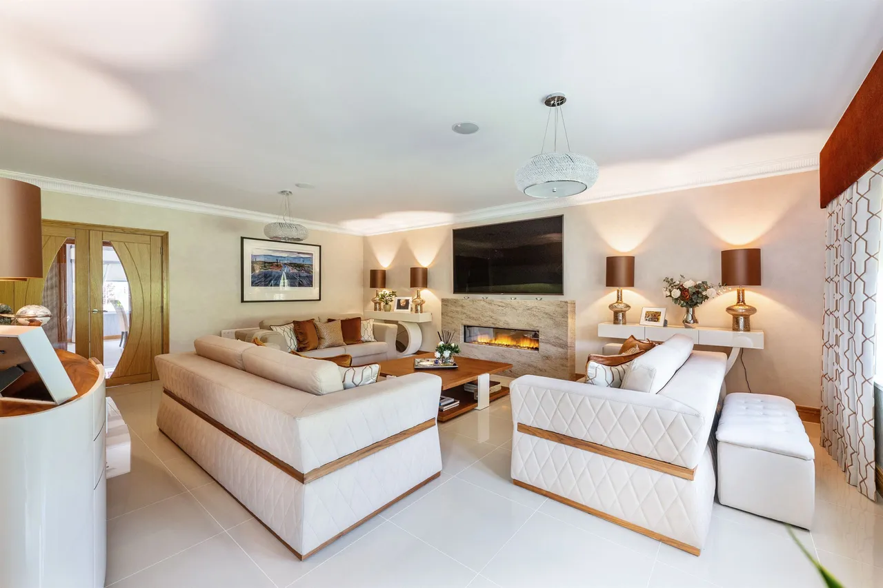 Baroness Drive, Thorntonhall, photo 4