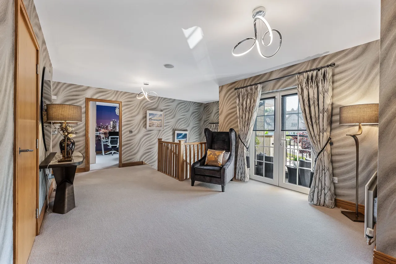 Baroness Drive, Thorntonhall, photo 14