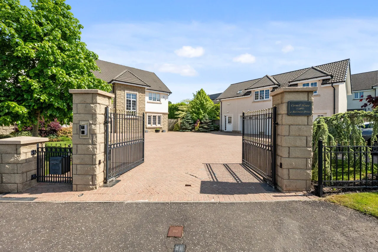 Baroness Drive, Thorntonhall, photo 37