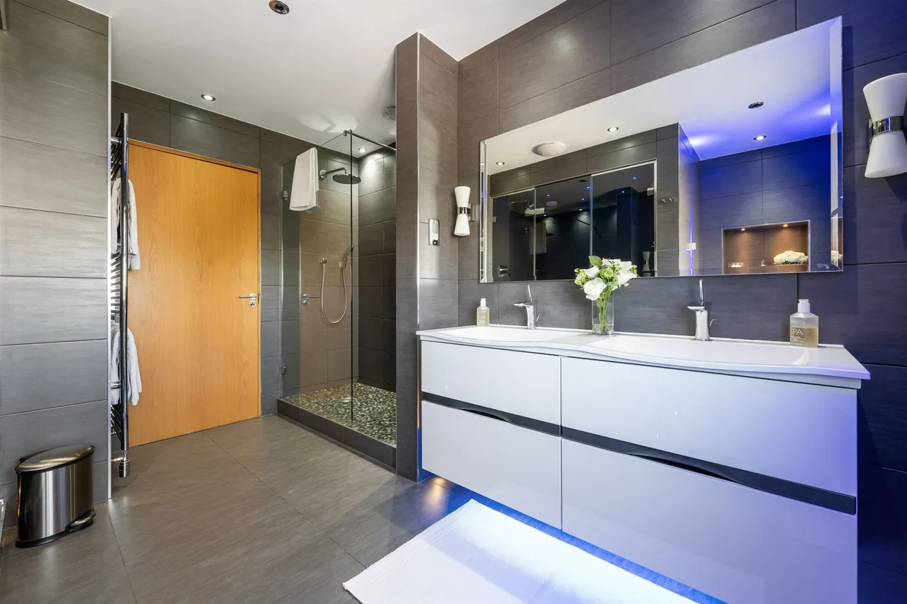 Baroness Drive, Thorntonhall, photo 23