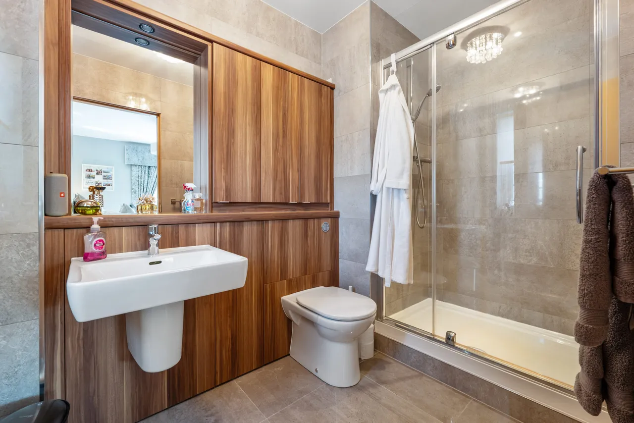 Baroness Drive, Thorntonhall, photo 25